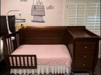 DaVinci Kalani 4-in-1 Convertible Crib and Changer (Espresso color)