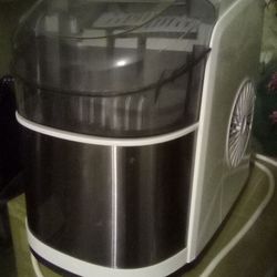 Ice maker