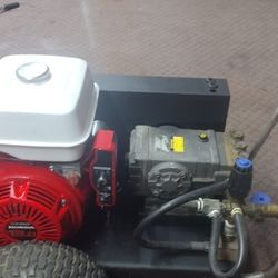 Honda 390x Commercial Pressure Washer 4.0 Gallons Per Minute 4000 PSI Electric Start
