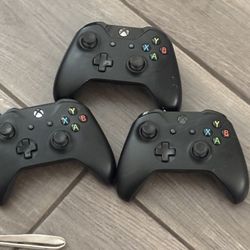 Xbox One Controllers 