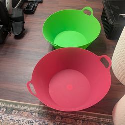 Plastic tubs 20" diameter