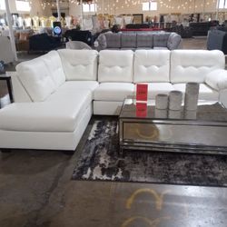 Huge Beautiful Sectional  ( Ask For Jose)