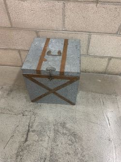 Milk box/tin milk box/tin box/Vintage milk box