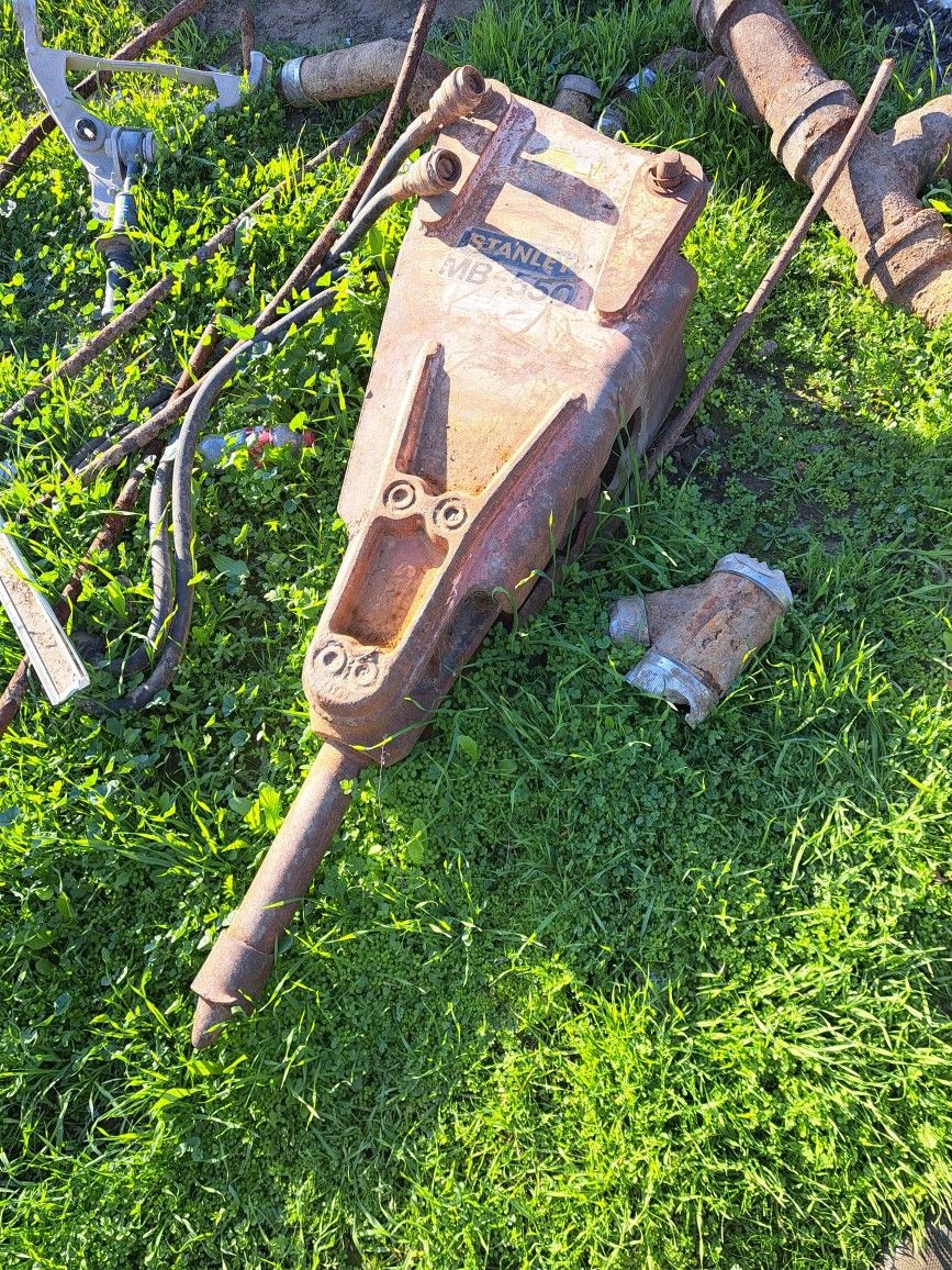 MB-550 Bobcat Attachment