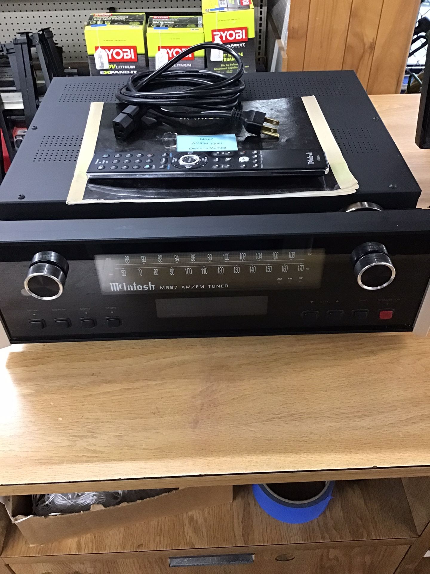 McIntosh MR87 AM/FM Tuner W/ Remote & Manual