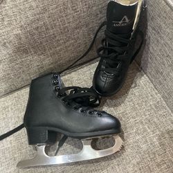 New figure ice skates boy’s size 11