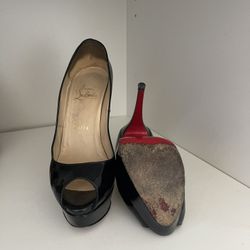 Christian Louboutin Lady Peep Pump