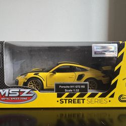 1/32 Yellow Porsche GT2 RS