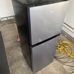 Midea 4.5 Cu Ft Compact Refrigerator and Freezer, 2 Door, Stainless Steel