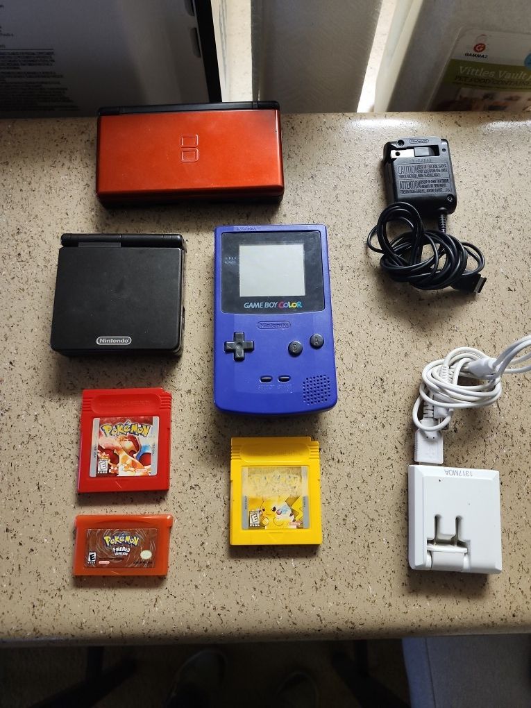 Selling Gameboy Color/advance/ds + Games