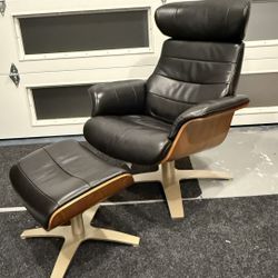Annaldo Leather Swivel Chair & Ottoman