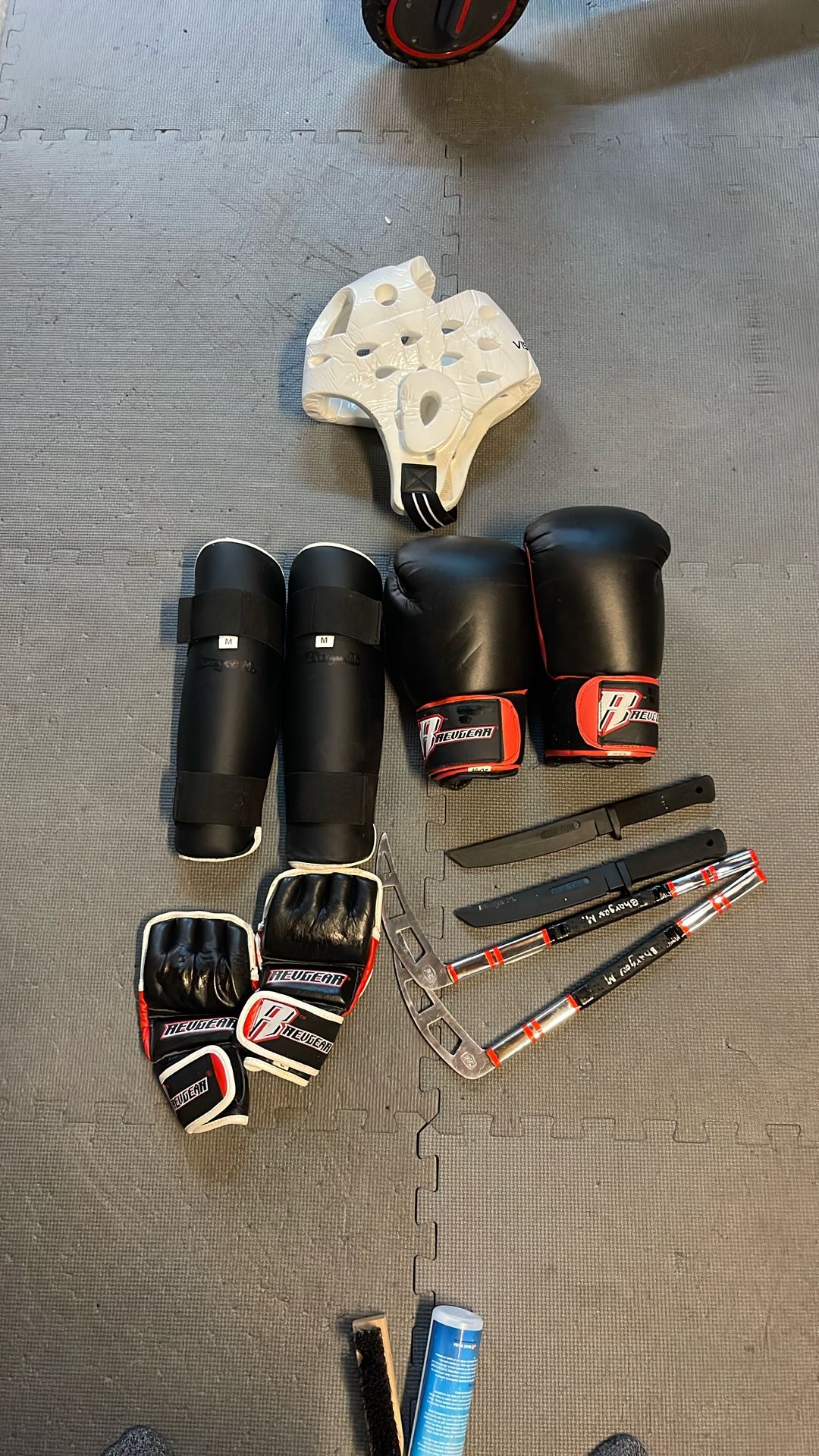 Martial Arts Self Defense Boxing Gloves Revgear Lot