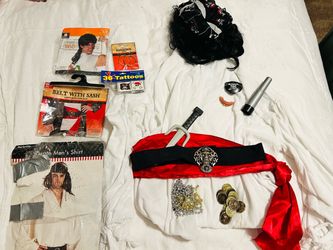 Men's Halloween Pirate Costume and Accessories