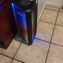 Samsung Tower Speaker, Really Loud, New Conditions 