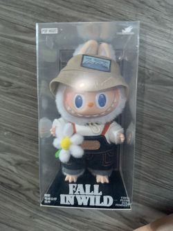 Labubu fall in wild