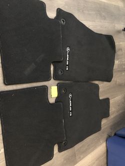 2017 Lexus IS floor-mat