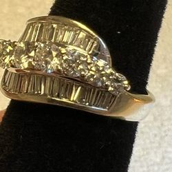 18 Karat White Gold Diamond Ring Size 6