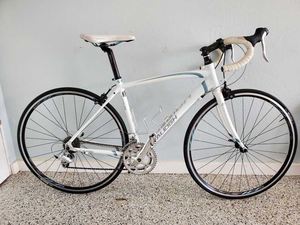 π₯π΄πΏββοΈπ₯Raleigh Capri 2.0 Aluminum And Carbon Fiber(48c)