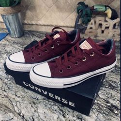 Brand New Converse All Star Shoes In Color Burgundy Women’s Size 6 In Box (‼️$65 With Pickup Today‼️)