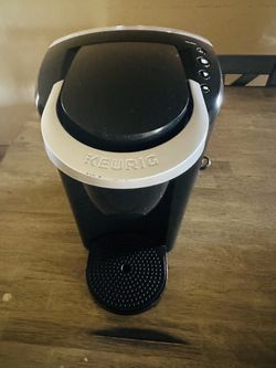 KEURIG ELECTRIC COFFEE MAKER LIKE NEW PERFECT CONDITION 