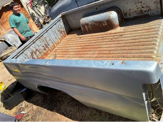 Nissan hardbody D21 bed