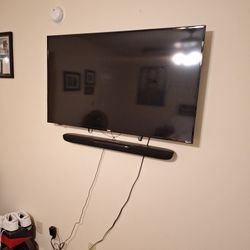 55 Inch Smart Roku Tv w/ Remote