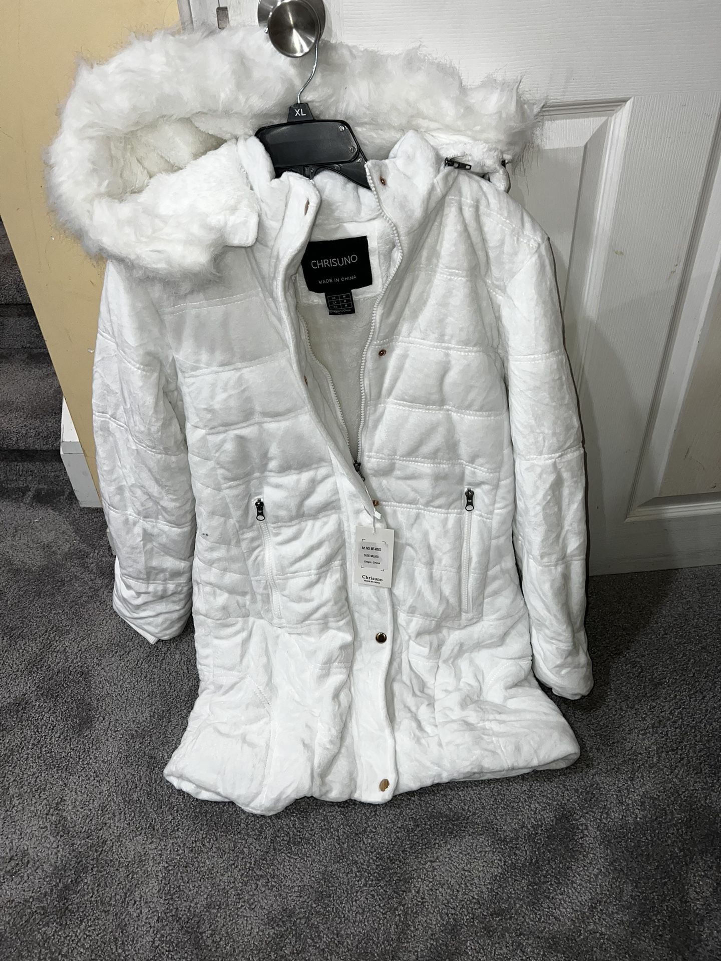 Size Large Women’s White Winter Jacket.$75