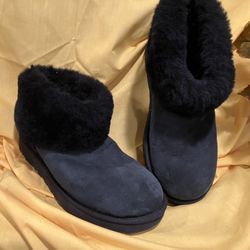 New UGG  boots size 9