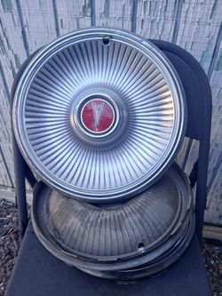 Pontiac Hubcaps