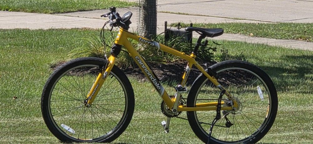 CANNONDALE TERRA HARDTAIL MEDIUM FRAME DEORE LX COMPONENTS HEAD