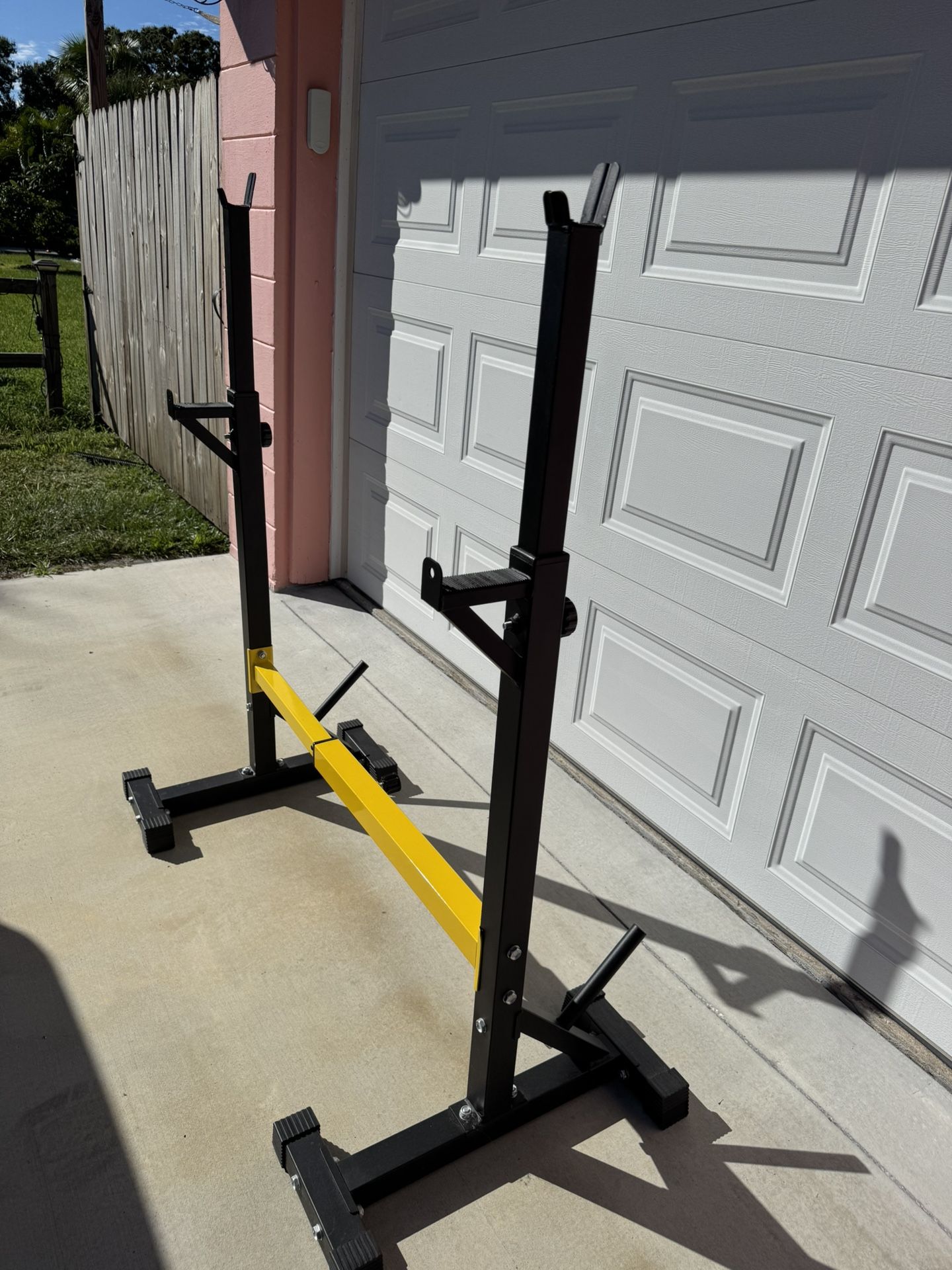 Squat Rack - Bench Press