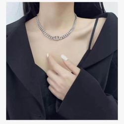 Chain Choker – Elegant. Brand NEW