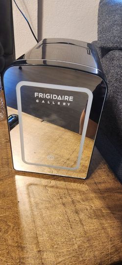 Mini 9 can refrigerator