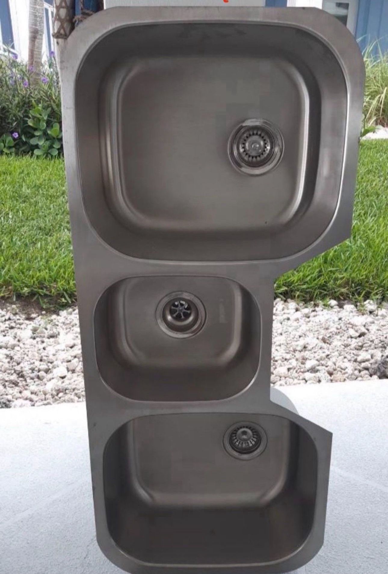 46 × 20 Sink Brand new Under Mount 3 compartments STAINLESS STEEL custom deep