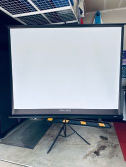 Indoor/Outdoor  Projector w/Screen