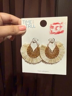 Time and Tru Gold Tassel Fan Earrings