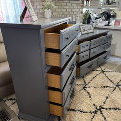 ✨✨BEAUTIFUL GRAY WOOD BEDROOM SET✨✨