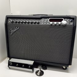 Beautiful Fender Cyber-Twin PR 393 2 x 12” 65-Watt Modeling Guitar Combo 2001 - 2004 - Black
