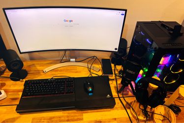 LG ultrawide 34” monitor+ Lian Li 08 case PC