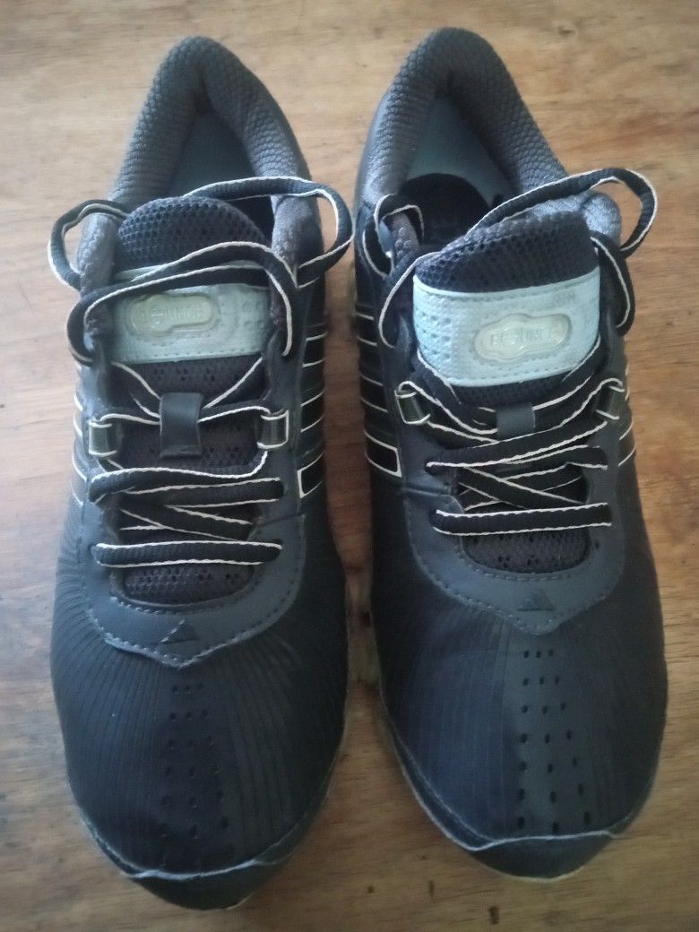 ADIDAS MICROBIONCE SNEAKERS RUNNING SIZE 7 MENS, 8.5 WOMEN 