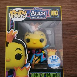 Funko Pop! Queen of Hearts with King Black Light Alice in Wonderland Pop 1063