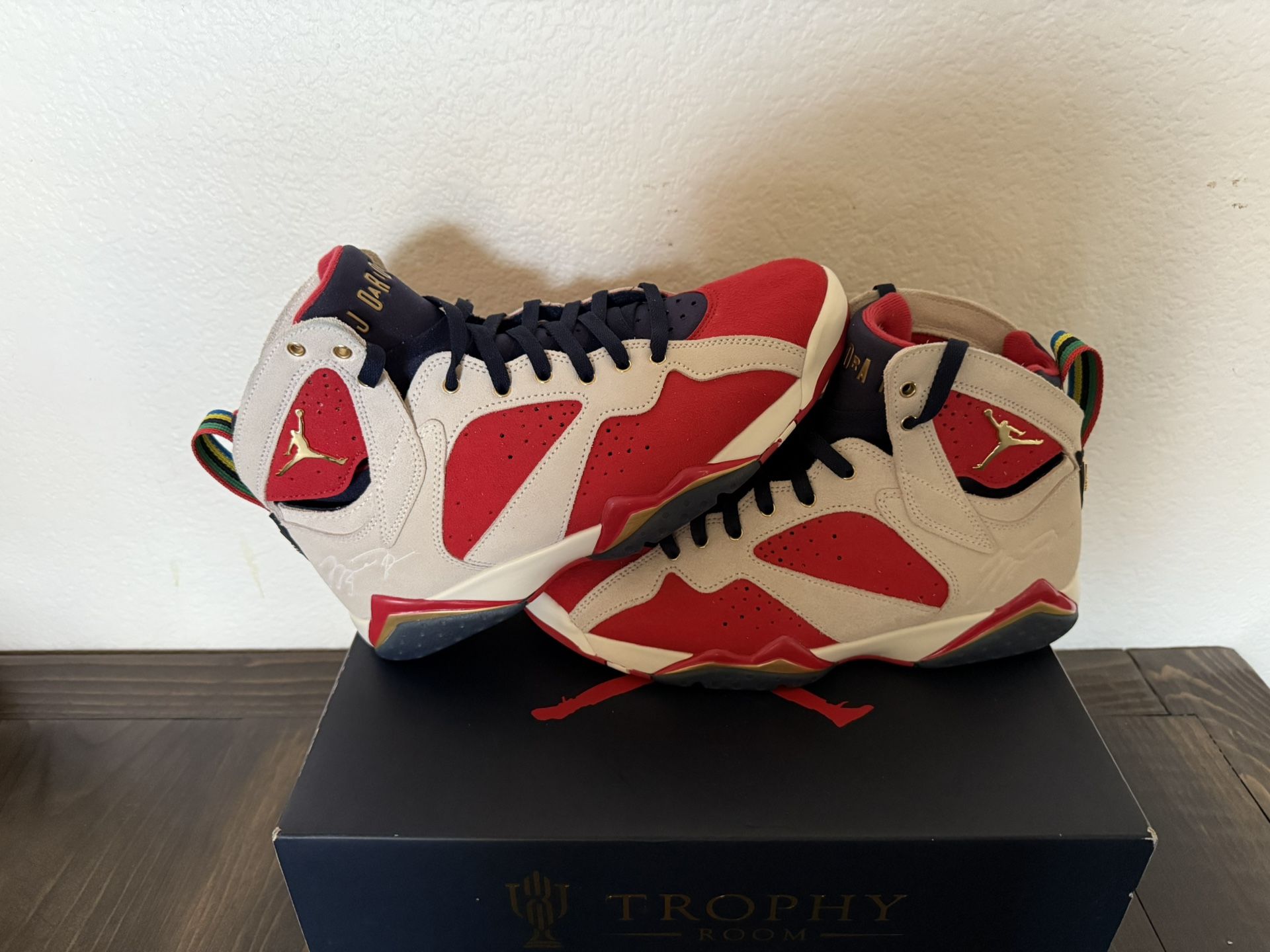 Jordan 7 - (Trophy Room)