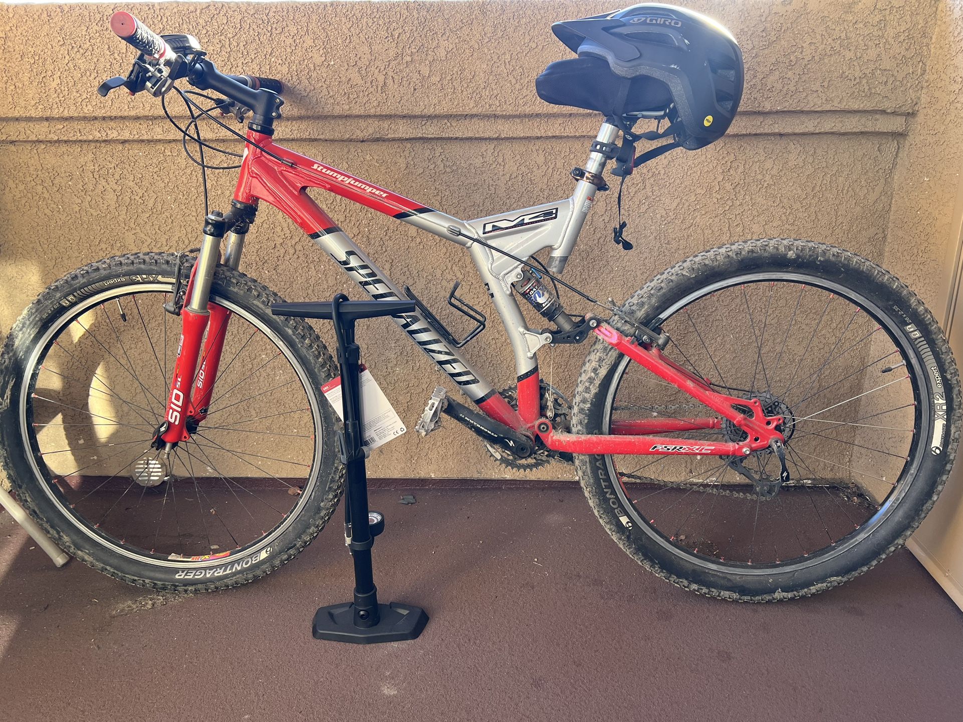 Specialized Stump Jumper M4 Mountain Bike 