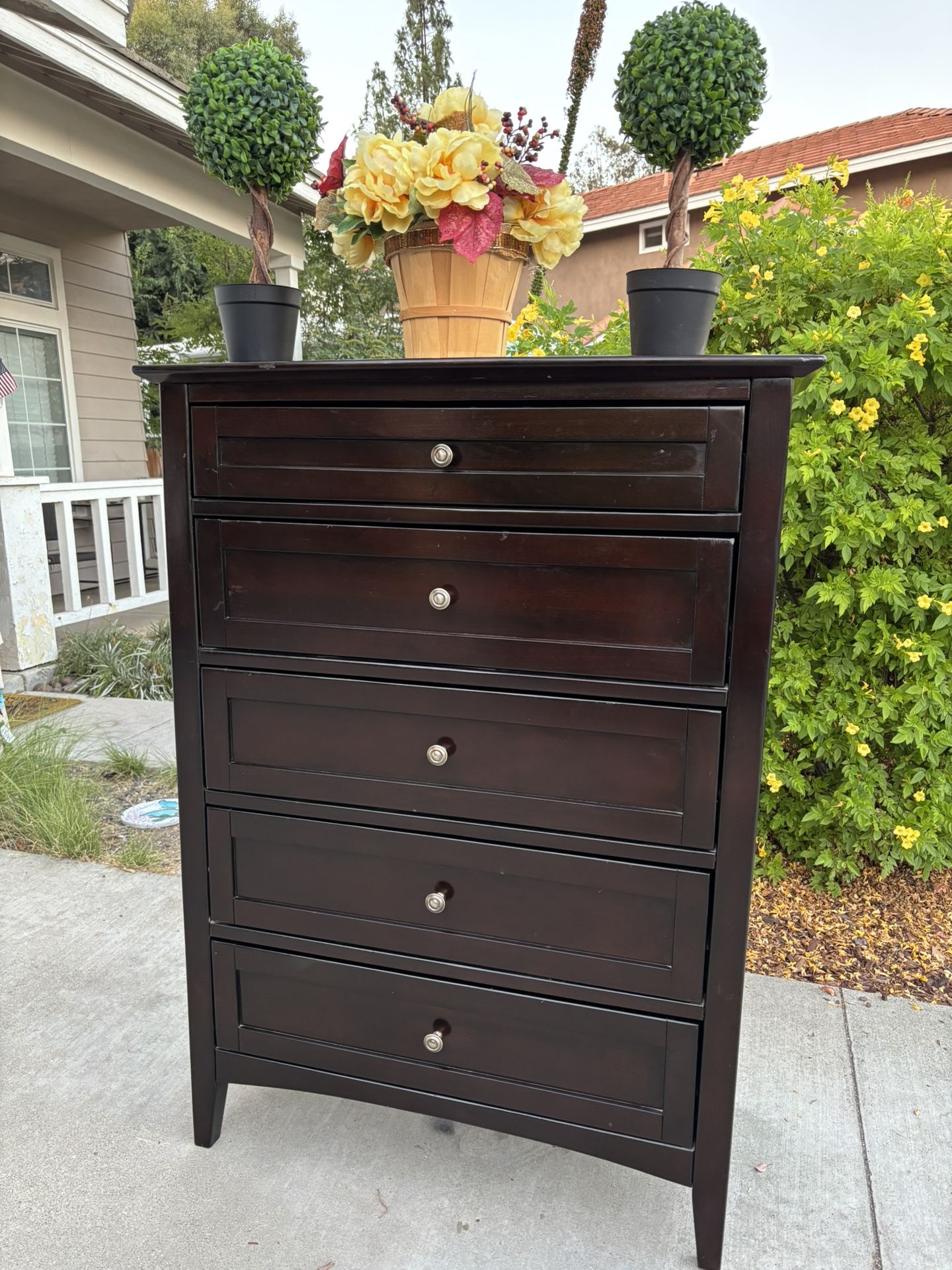 Aspenhome Wood 5 Drawer Dresser Chest of Drawers Furniture