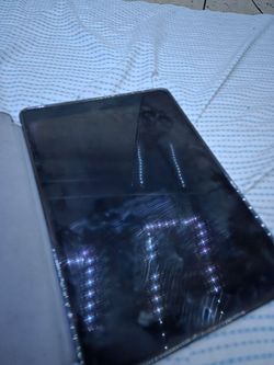 Apple iPad 8th Gen  64GB 128GB WiF