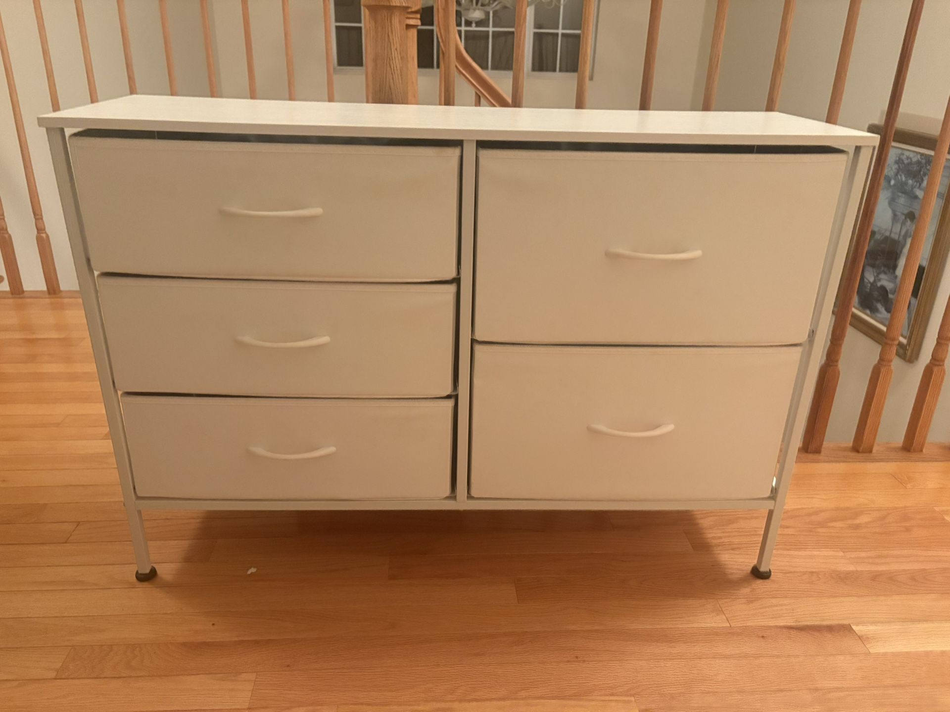 White 5 Drawer Dresser
