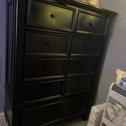 Dresser and nightstand set