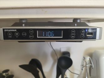 SYLVANIA BLUETOOTH UNDER CABINET RADIO