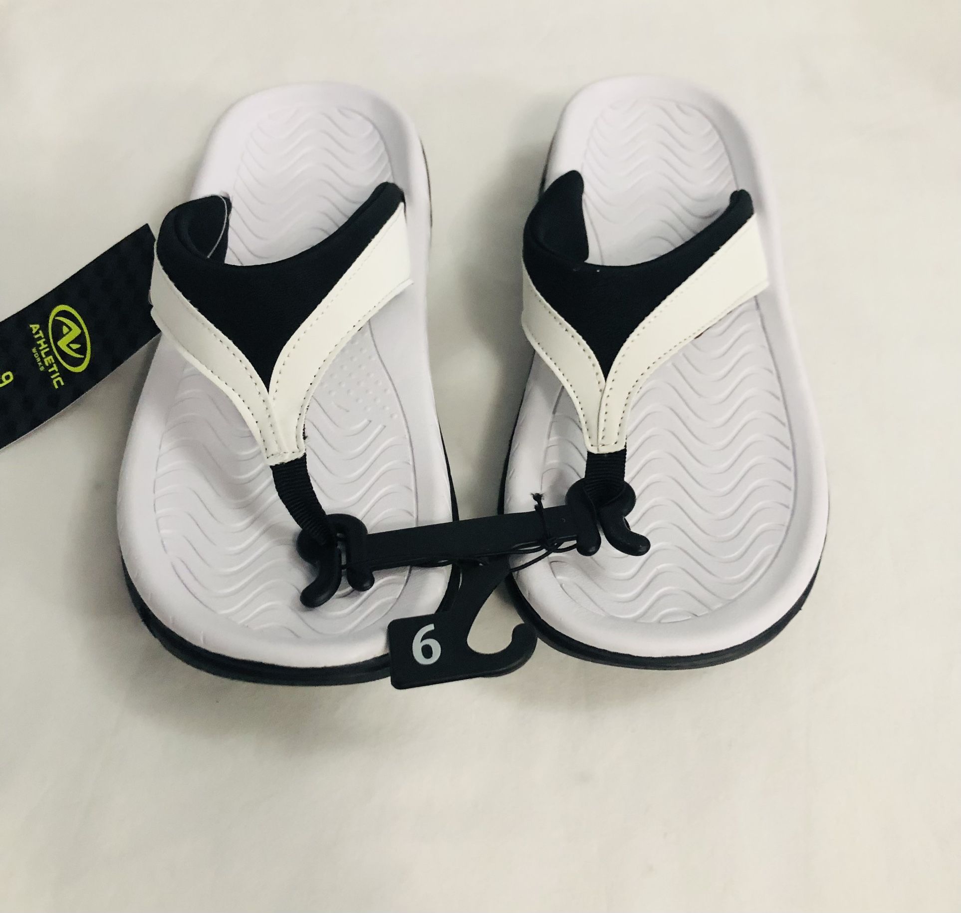 women’s flip flops comfort footbed hightail slip on stylish sporty white.9