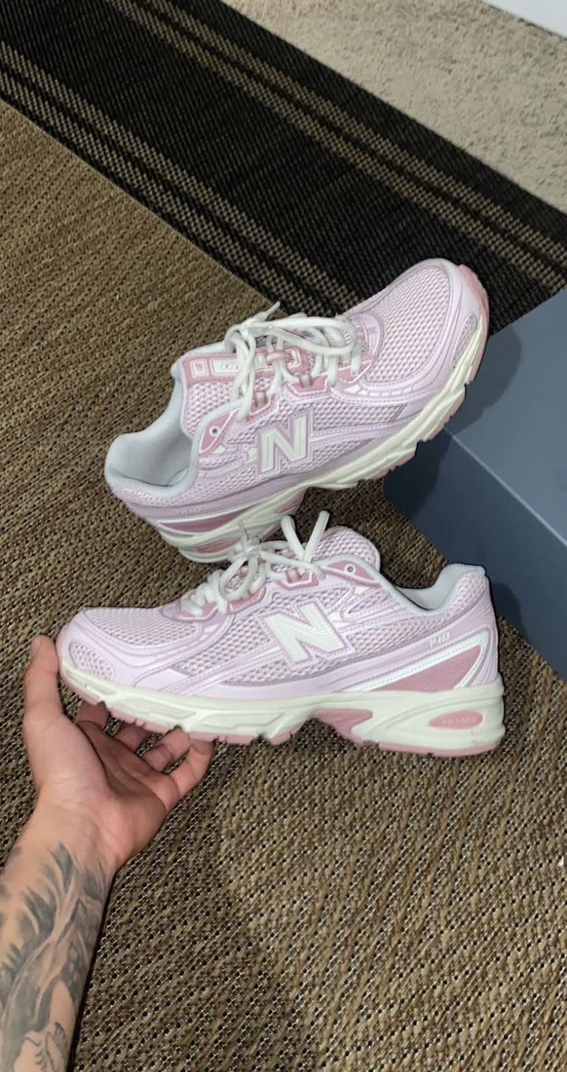 New Balance 740